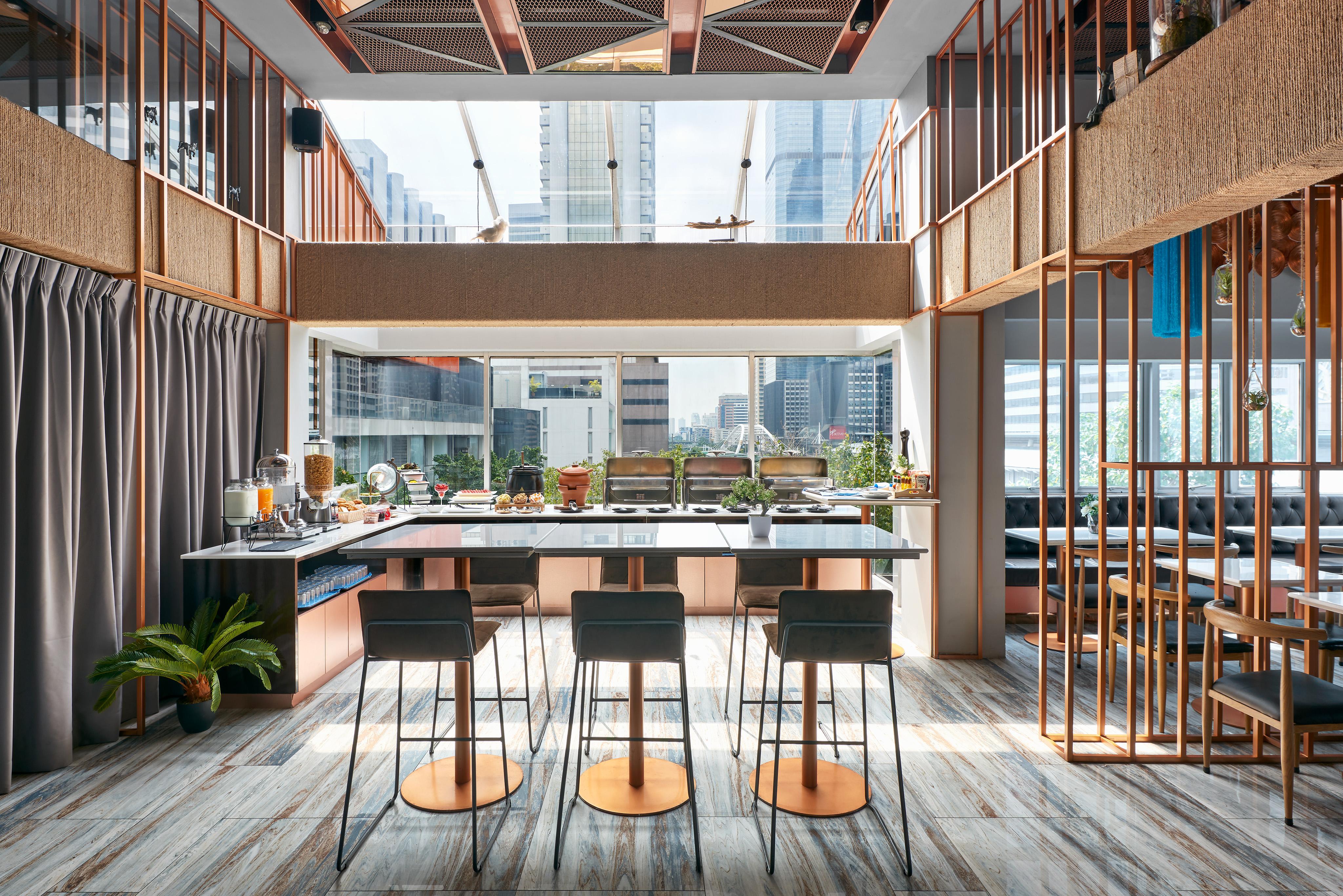 Sora Hotel Silom Bangkok Exterior photo